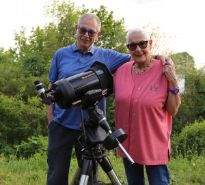 Familie Brinkmann bei der Übergabe des neuen Sternwarten Teleskopes!