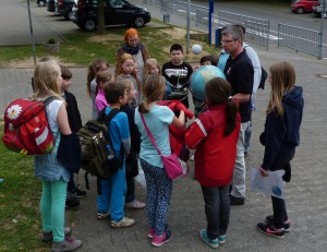 so groß ist unser Sonnensystem, veranschaulichende Übung zu den Abständen im Sonnensystem